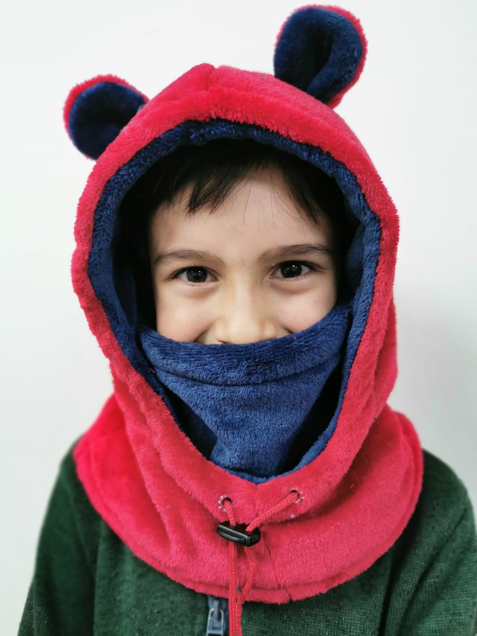 Cuello capota osito – Rojo con azul oscuro