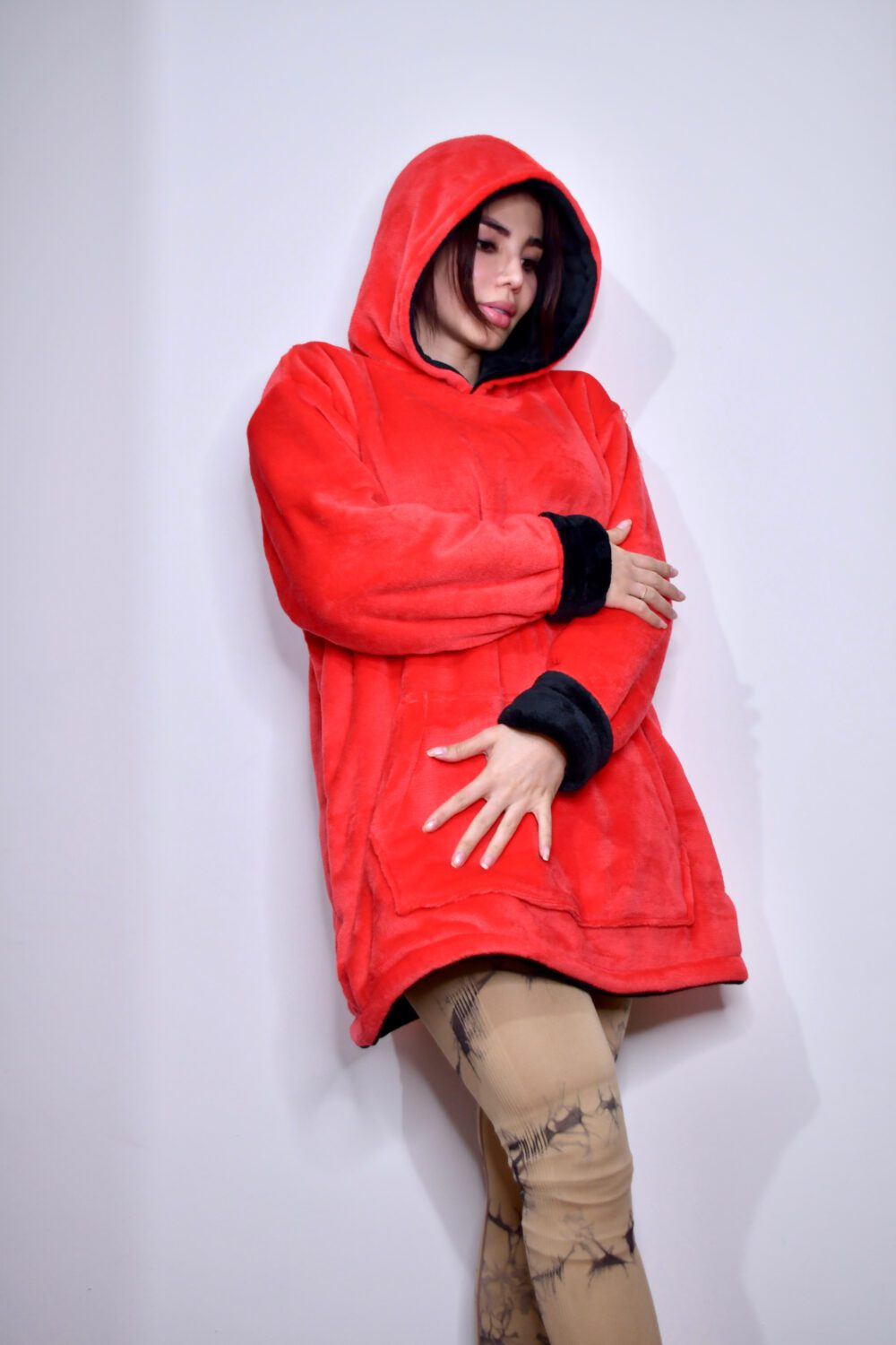 Buzo gigante rojo y negro Buzo gigante